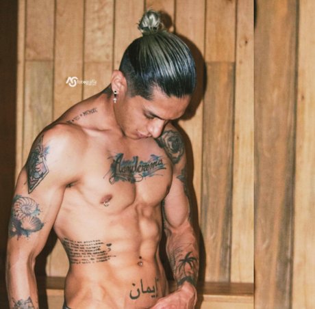 riesenschwanz shemale onlyfans nacktheit sexy bild