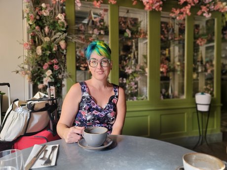 Dette Deveaux top erotische galerien