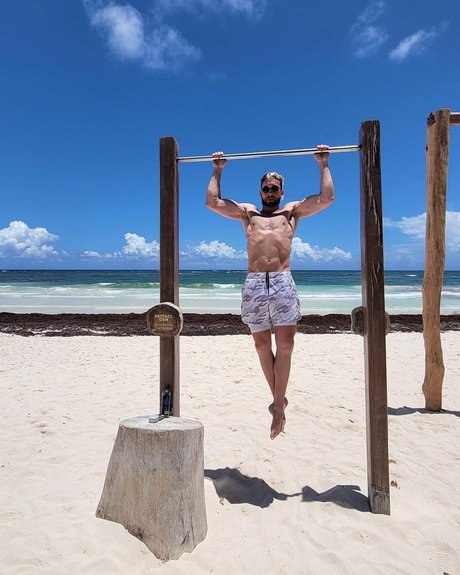 fette rothaarige onlyfans nackt kunst galerien