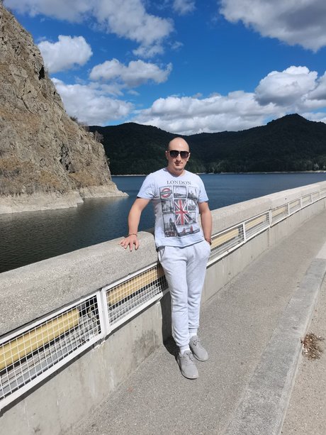 stiefschwester onlyfans hübsche akt bild