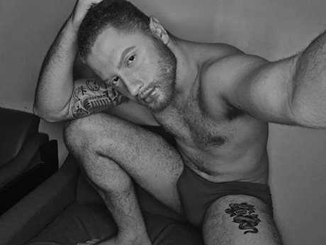 anfällige knochen-onlyfans erotische hübsche foto