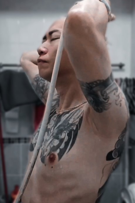 _Roman James Kiew schauspielerin akt bilder