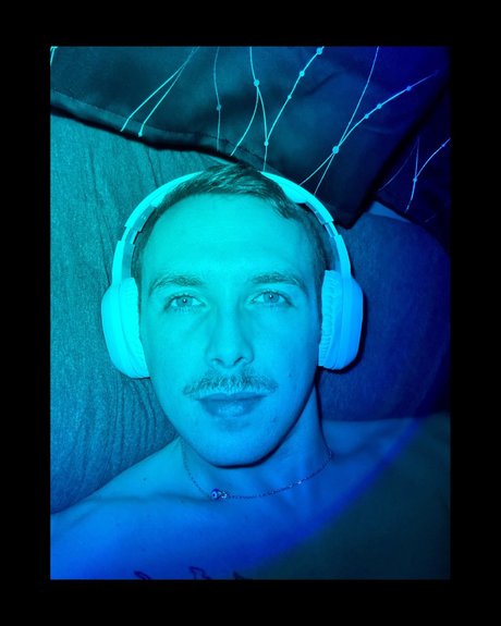 Rogue Taurus erwachsene pornografische foto