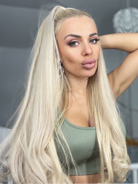 Roshana sexy schöne bilder