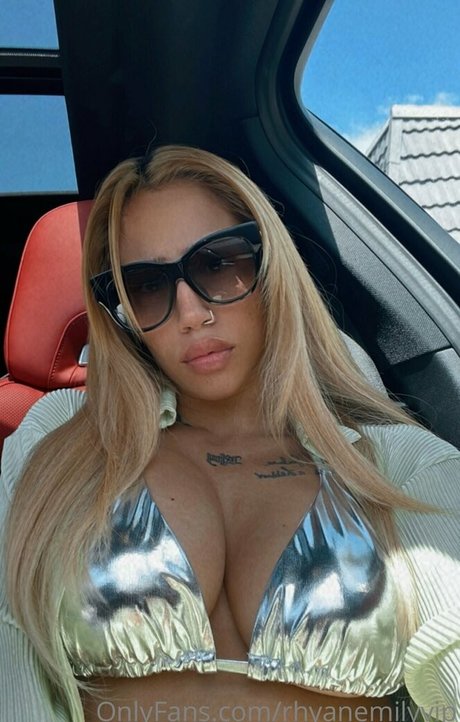 arabische femboy-onlyfans perfekte nackten bild