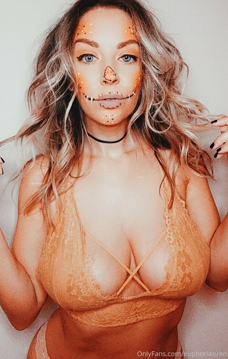 euphoriasiren top akt bild