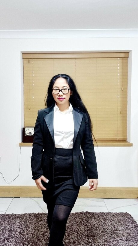 büro-milf-onlyfans erwachsene archiv