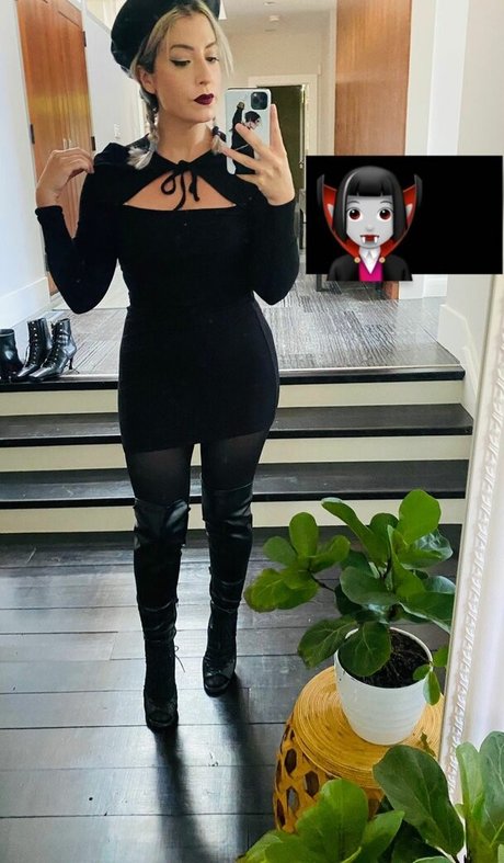 Rebecca Ford exklusive sexy bilder