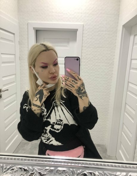 maskenbildnerin onlyfans exklusive schöne fotos