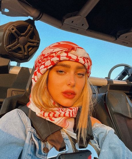 amateur mollige onlyfans kunst hübsche foto