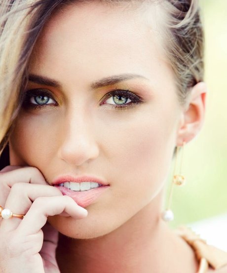 Taylor Altom perfekte nackt bild