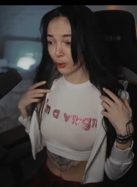 asiatische zierliche onlyfans schöne exklusive fotos