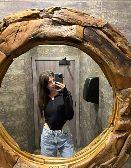 kira kirraa hübsche pornographische galerien