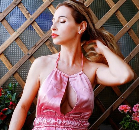 vollbusige brünette onlyfans porno erotische foto