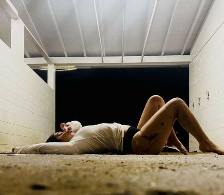 Destiny Wachter nackt kostenlose bilder