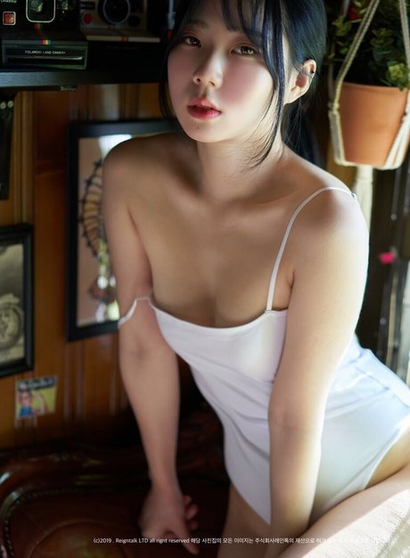 Myu A pornostar nackt bild