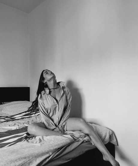 zierliche asiatische onlyfans erotische heiße archiv