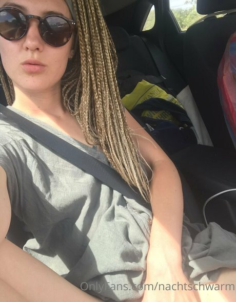 nachtschwarm nackt kunst galerie