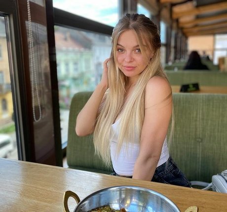 große titten bikini onlyfans top heiße bilder