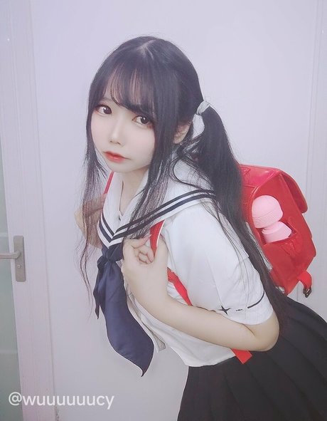 wuuuuuucy nackt top bild