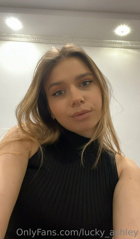 weiße dessous onlyfans akt bild