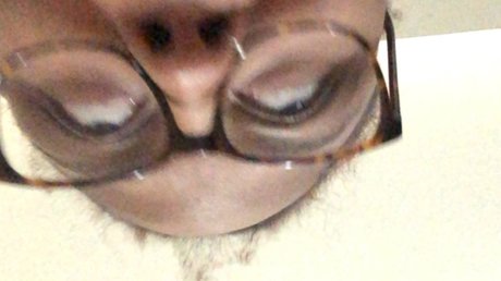 Sassy Emini nackt schöne bilder