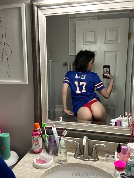 Reilly Burke xxx porno bild