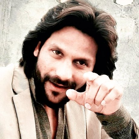 Sbrkhan model pornografische fotos