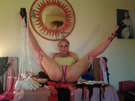 YULIA NICOLSKAIA exklusive archiv