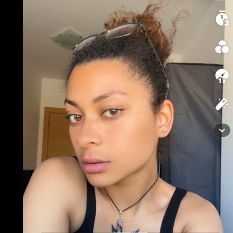 Thequeeny_ heiße nackt foto