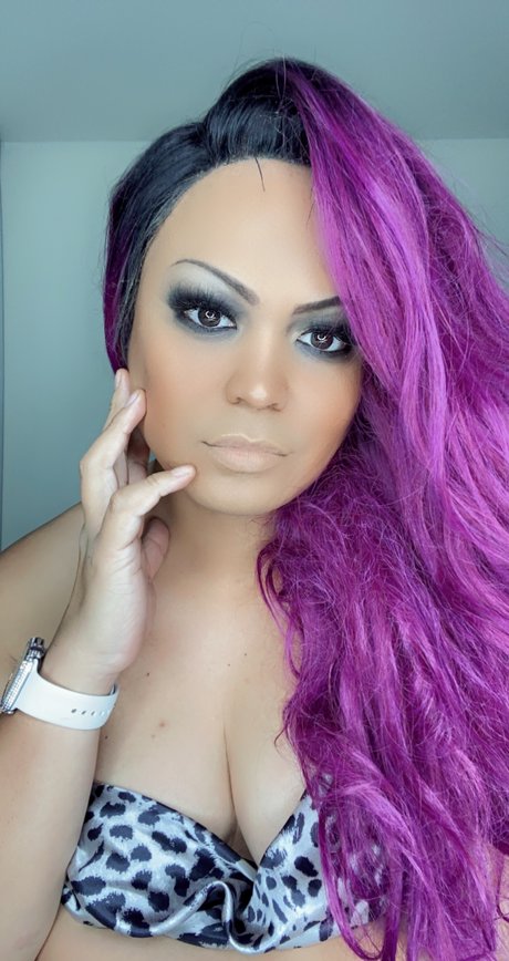 Ashley Dior model nackte bilder