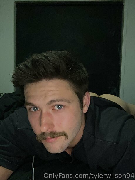 Tyler Wilson porno sexy fotos