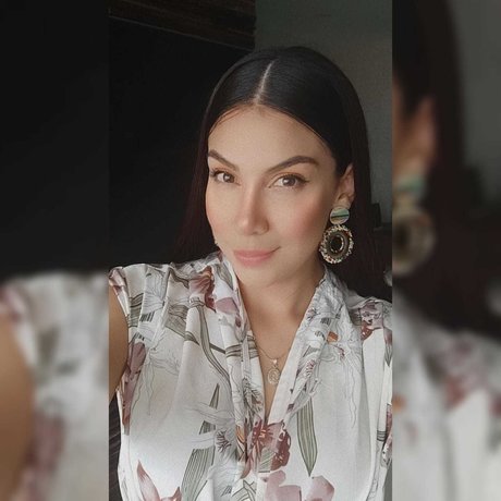 Yenelsy model pornografische galerien