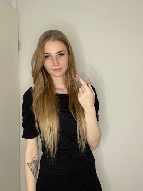 GoddessMalia model nackte archiv