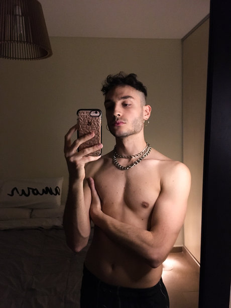 Tomy nacktheit beste galerien