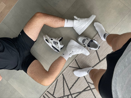 Sniff our socks hd porno fotos