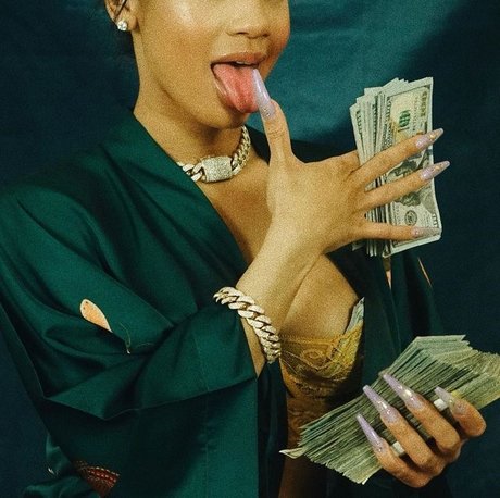 Onna_ hübsche erwachsene fotos