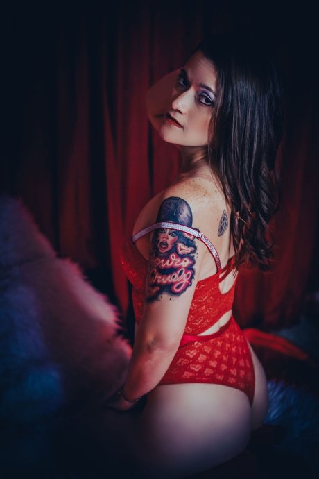 Liv N Lifted freie porno galerien