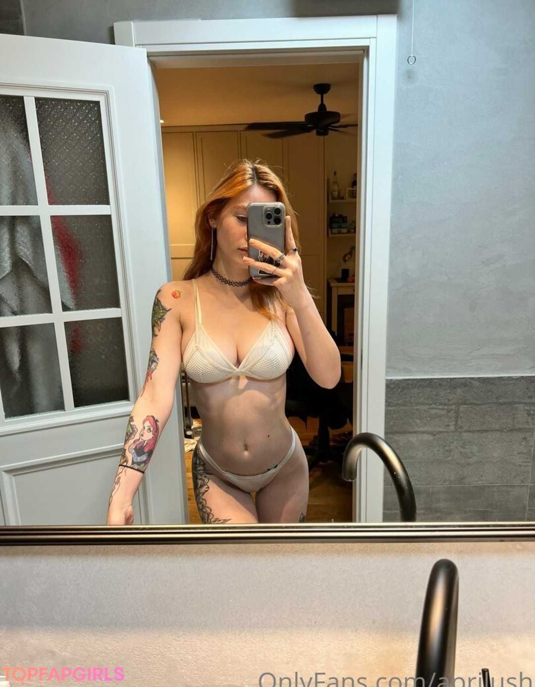 April Harel model erwachsene fotos