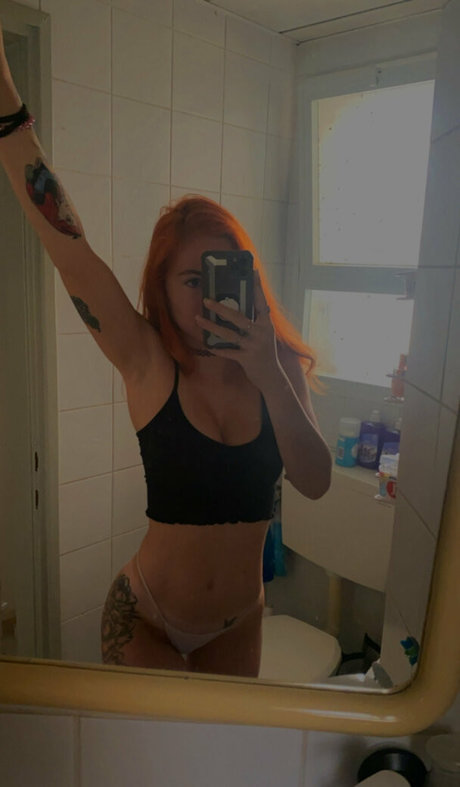 April Harel top sex galerien