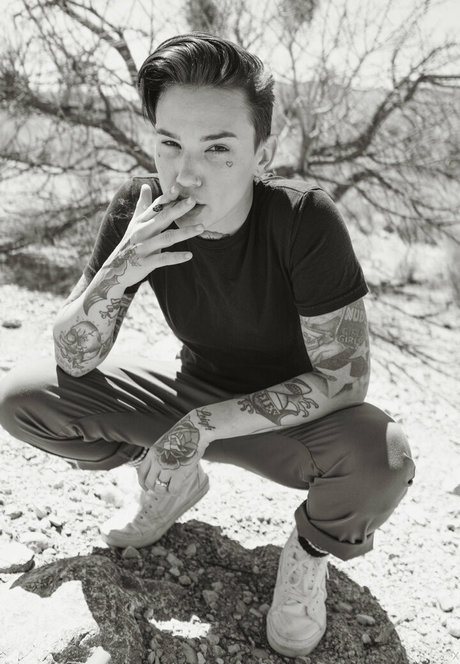 nikkihearts schauspielerin nackten galerie