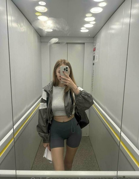 milf handjob onlyfans heiße schöne fotos