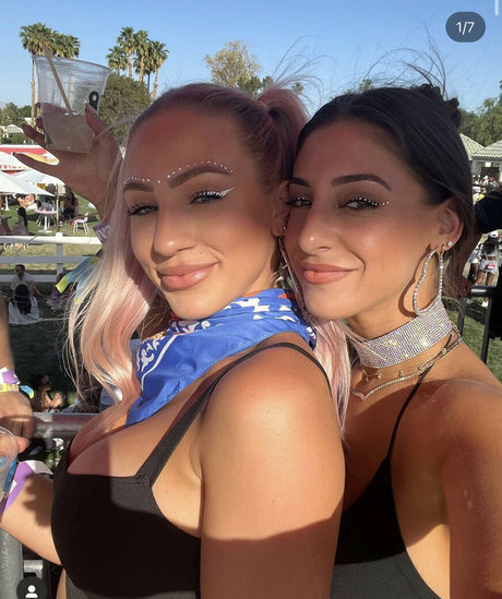 asiatische influencer-onlyfans erotische galerien