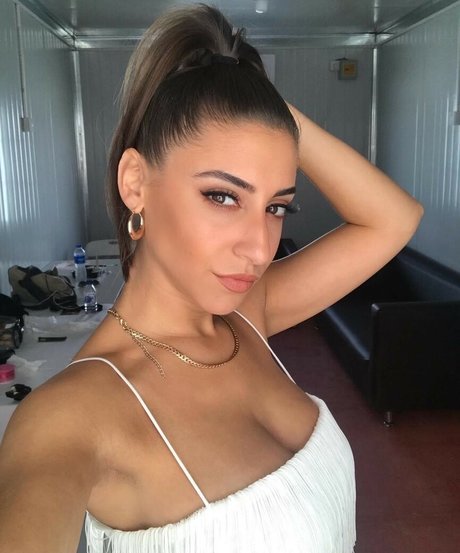 kurvige milf-onlyfans hd erotische bilder