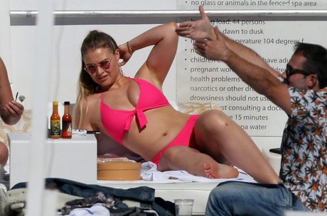 heiße onlyfans sexy top bild