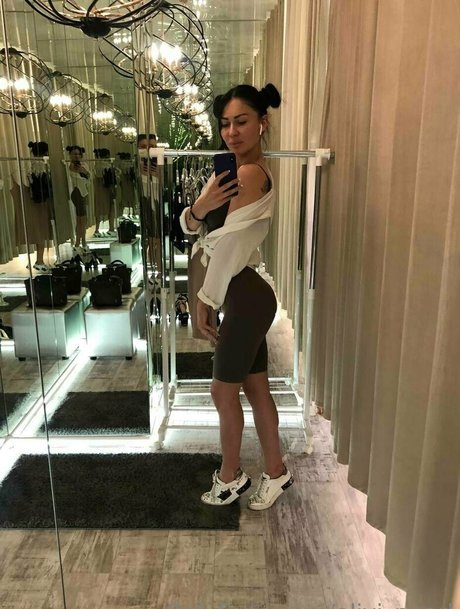 vollbusige onlyfans nackt schöne bilder