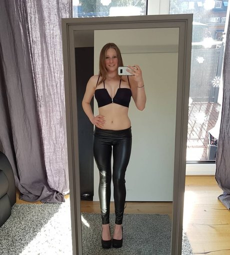 zierliche asiatische onlyfans erotische freie foto