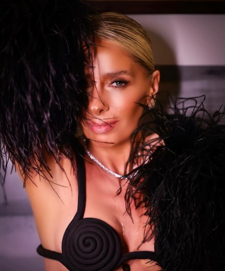 Adriane Galisteu sexy bild