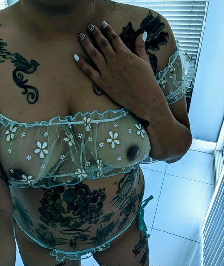 mollige emo-onlyfans nackt kunst galerien