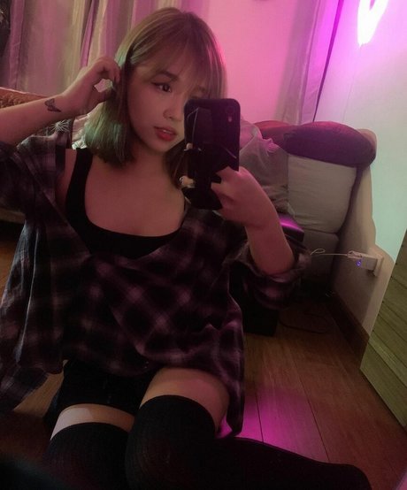 sadparu hd pornostar galerie